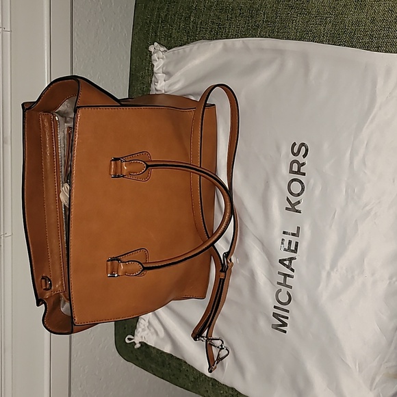 Michael Kors Selma Large Top - Picture 1 of 5
